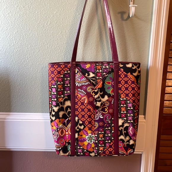 Vera Bradley Tote - Picture 1 of 2